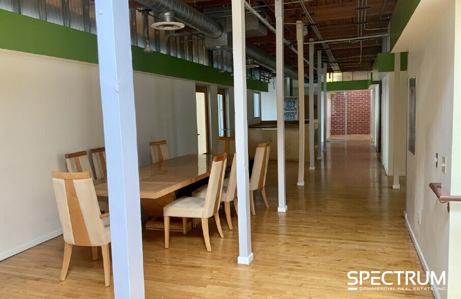 More Photos Of 15422 Ventura Blvd, Sherman Oaks Loft Creative Space For Lease