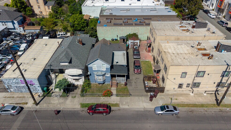 More Photos Of 1035 8th Ave, Oakland Apartments For Sale