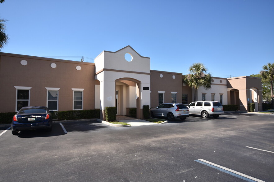 Primary Photo Of 2675 S Horseshoe Dr, Naples Office For Lease