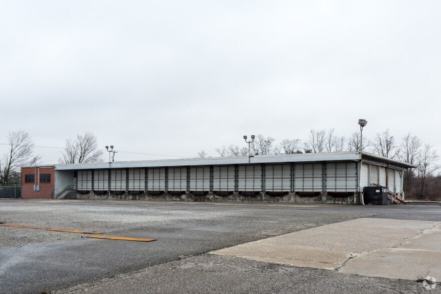 More Photos Of 2901 Brecksville Rd, Richfield Truck Terminal For Lease