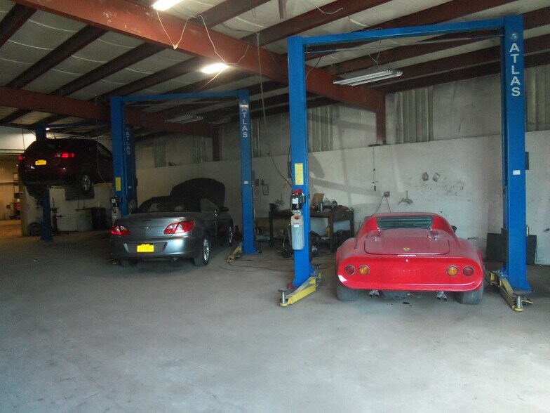 More Photos Of 7544 Rt-31, Lyons Auto Repair For Sale