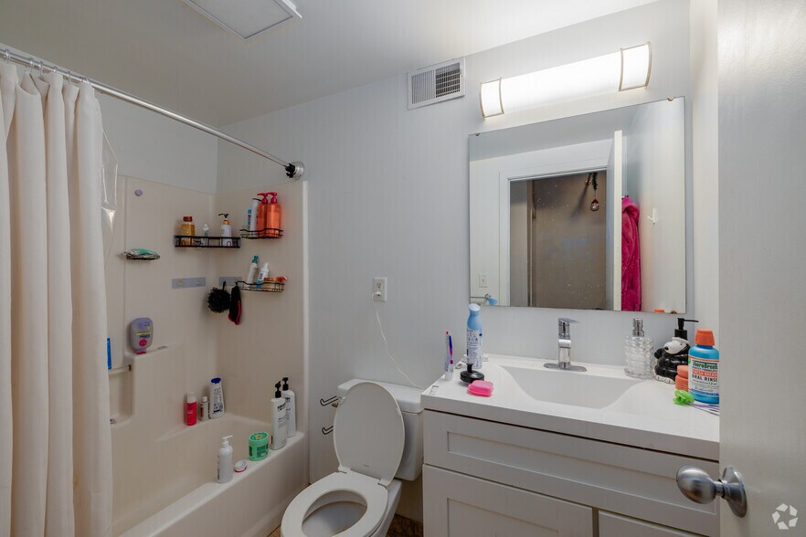 More Photos Of 215 State St, Binghamton Apartments For Sale