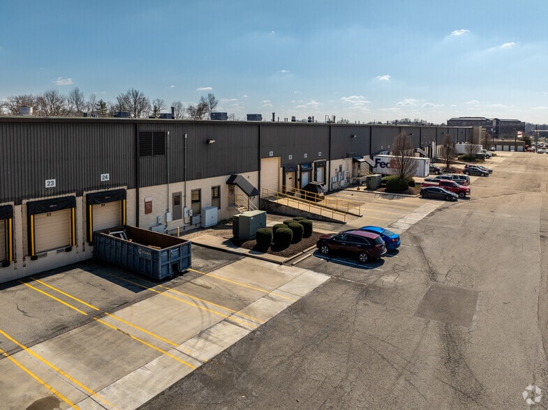 More Photos Of 4750 Lake Forest Dr, Blue Ash Warehouse For Lease