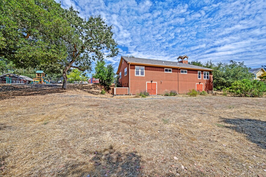 More Photos Of 4930 Newanga Ave, Santa Rosa Religious Facility For Lease