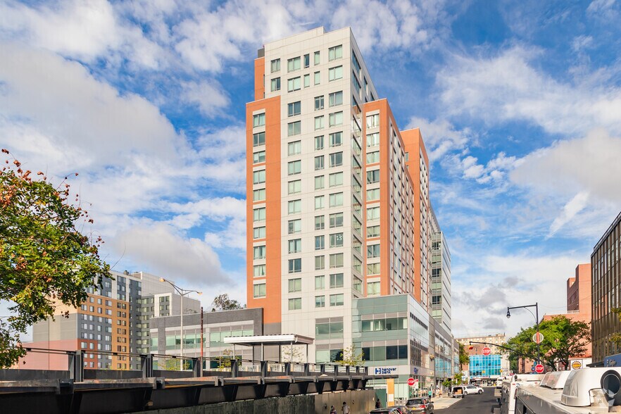 More Photos Of 38-08 Union St, Flushing Office Residential For Lease