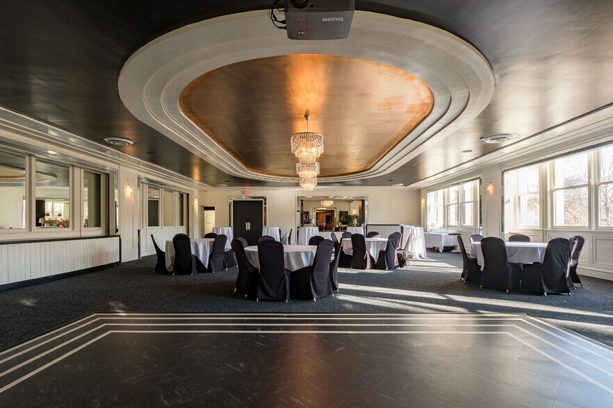 More Photos Of 79 Western Ave N, Saint Paul Apartments For Sale