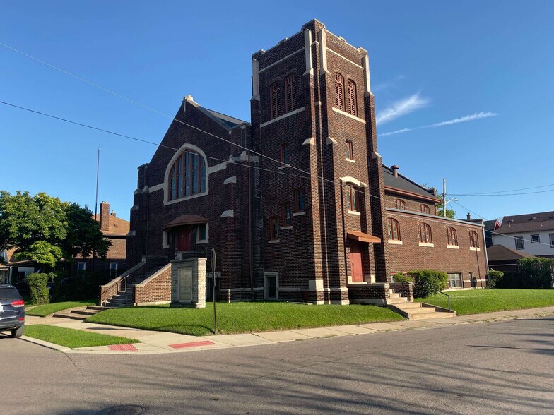 Primary Photo Of 25 Louis St, River Rouge Religious Facility For Sale