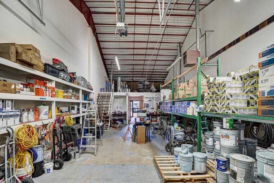 More Photos Of 365 Warren Ave, Silverthorne Showroom For Lease