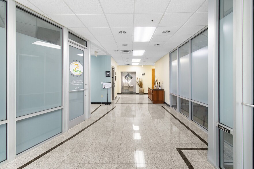 More Photos Of 1920 W Villa Maria Rd, Bryan Medical For Lease