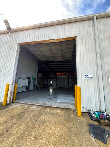 More Photos Of 204 Engineers Rd, Belle Chasse Warehouse For Lease