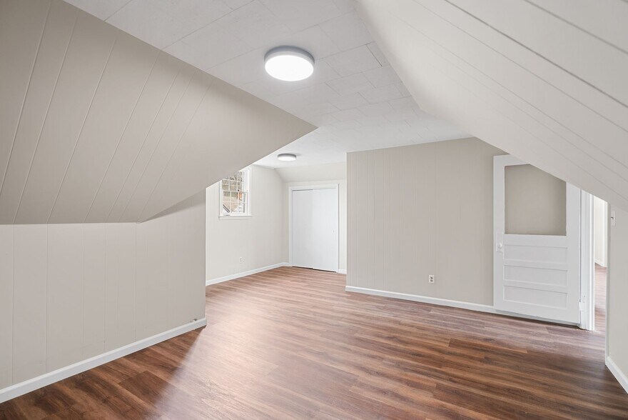 More Photos Of 720 Main st, Canton Bank For Lease