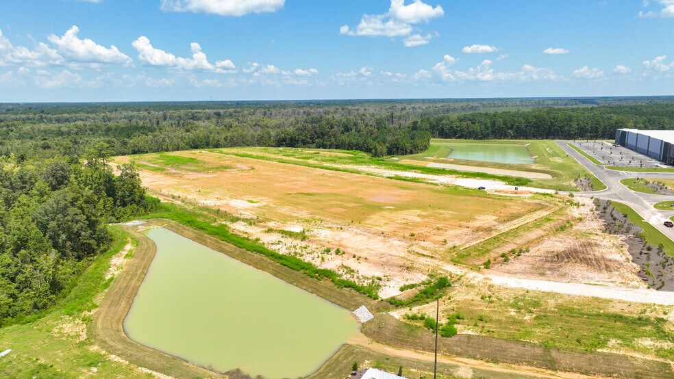 More Photos Of 420 Strathmore Rd, Summerville Unknown For Lease