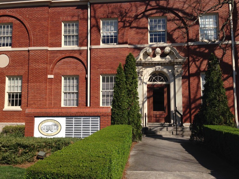 More Photos Of 675 Seminole Ave NE, Atlanta Office For Lease