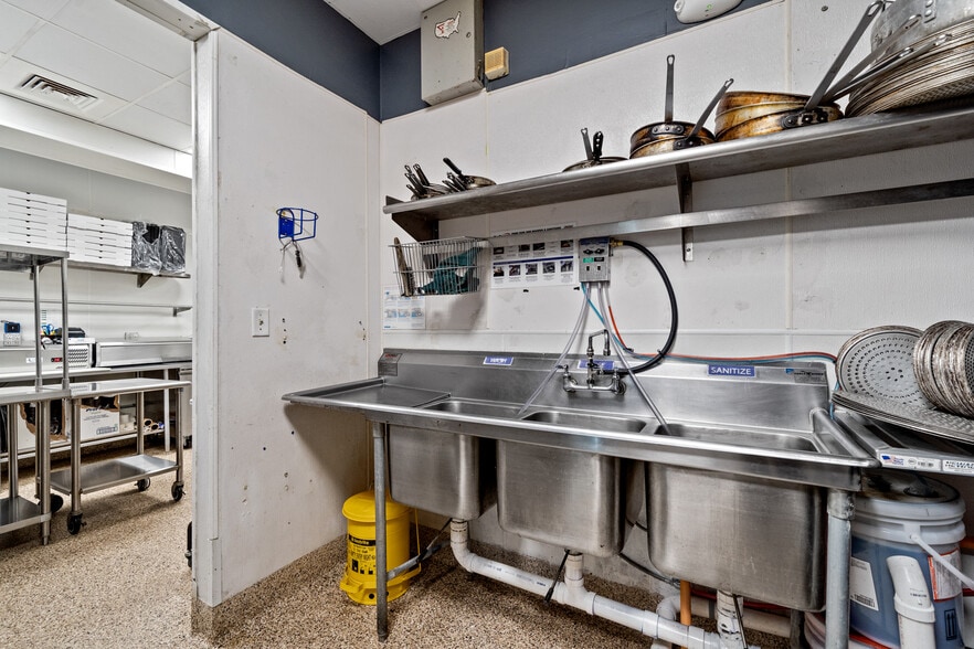 More Photos Of 27267 Perdido Beach Blvd, Orange Beach Office Residential For Lease