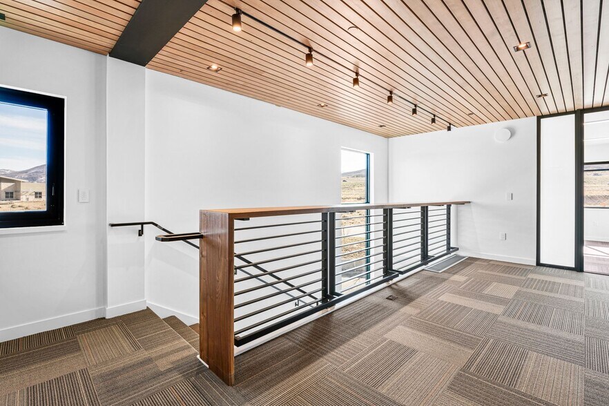 More Photos Of 4376 Forestdale Dr, Park City Flex For Sale