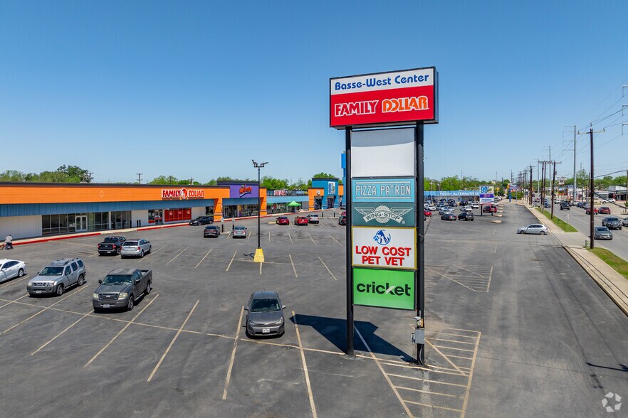 More Photos Of 2905-3025 West Ave, San Antonio Storefront For Lease