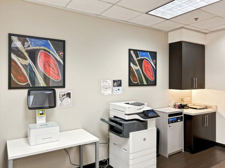 More Photos Of 1400 Broadfield Blvd, Houston Coworking Space