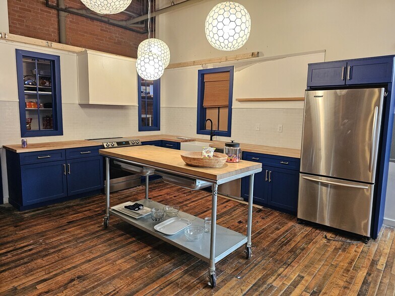 More Photos Of 3907 Perkins Ave, Cleveland Office For Sale