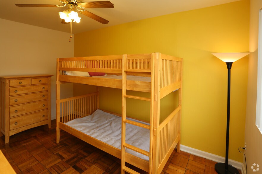 More Photos Of 3301 Chillum Rd, Mount Rainier Apartments For Sale
