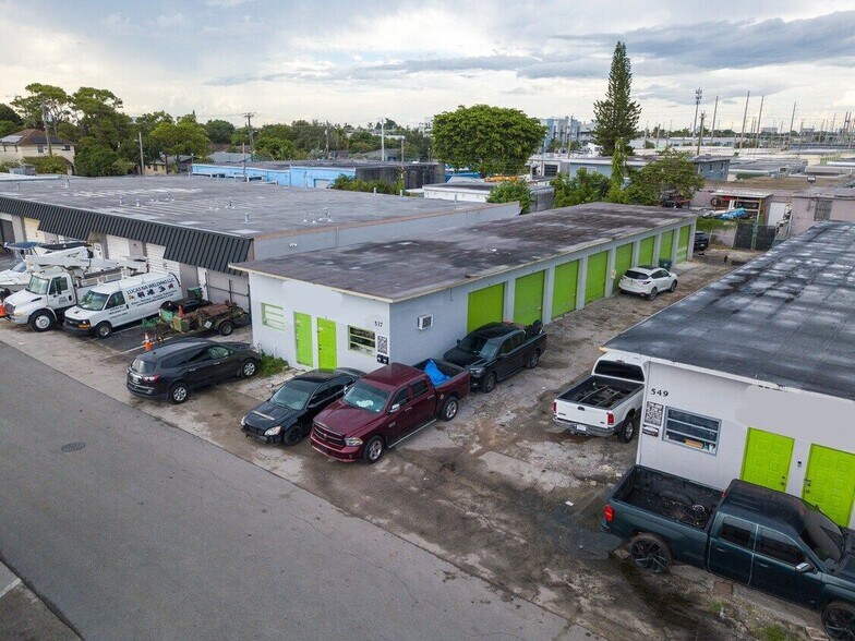 More Photos Of 537-549 NE 34th St, Oakland Park Distribution For Sale