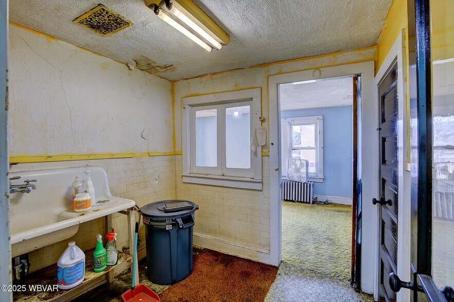 More Photos Of 32 W Southern Ave, Williamsport General Retail For Sale