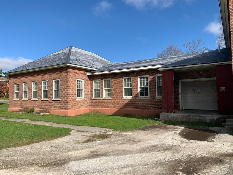 More Photos Of 218 Jones Dr, Brandon Industrial For Sale