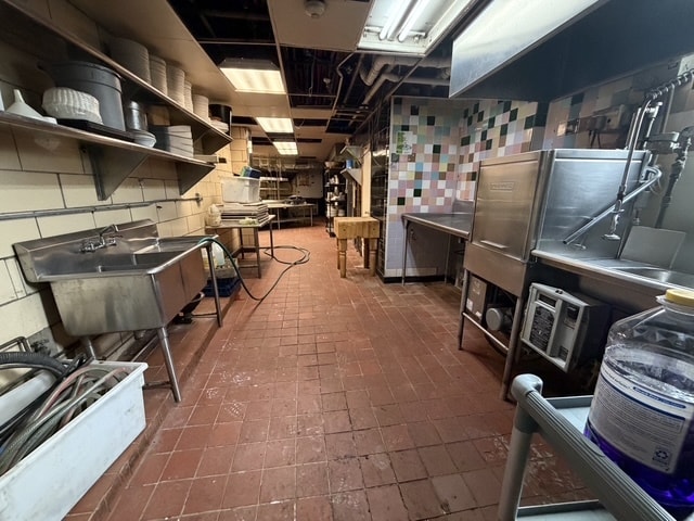 More Photos Of 811 McLean Ave, Yonkers Storefront Retail Office For Lease