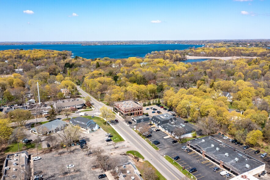 More Photos Of 18258 Minnetonka Blvd, Wayzata Medical For Lease