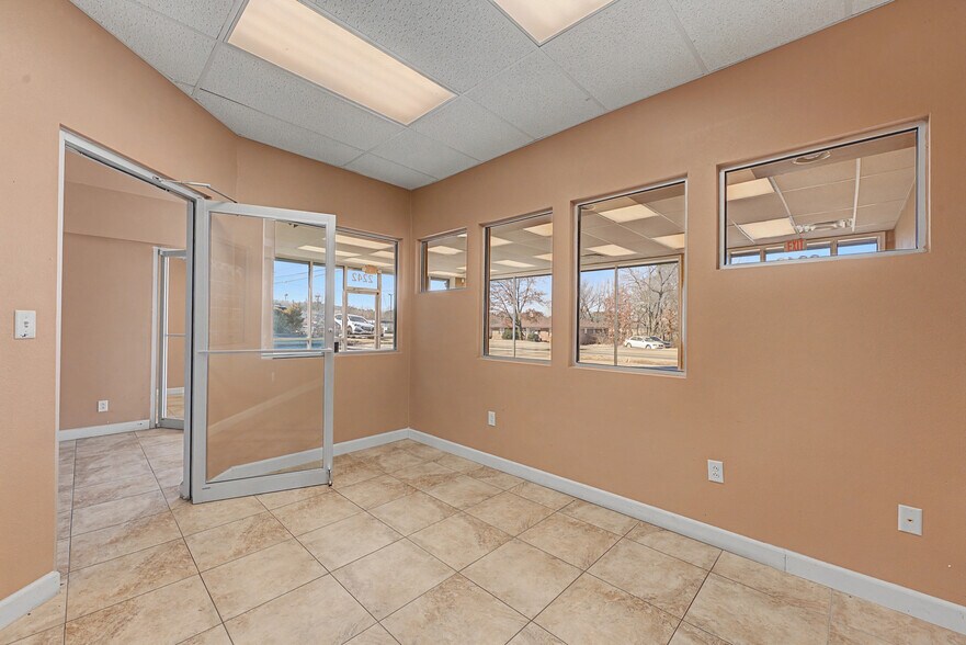 More Photos Of 2242 N College Ave, Fayetteville Convenience Store For Lease