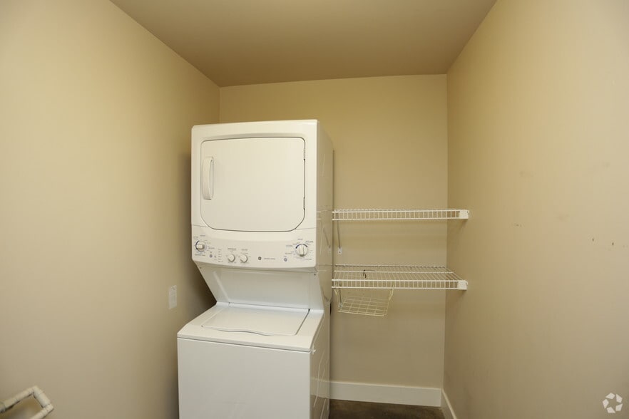 More Photos Of 901 New Hampshire St, Lawrence Apartments For Lease