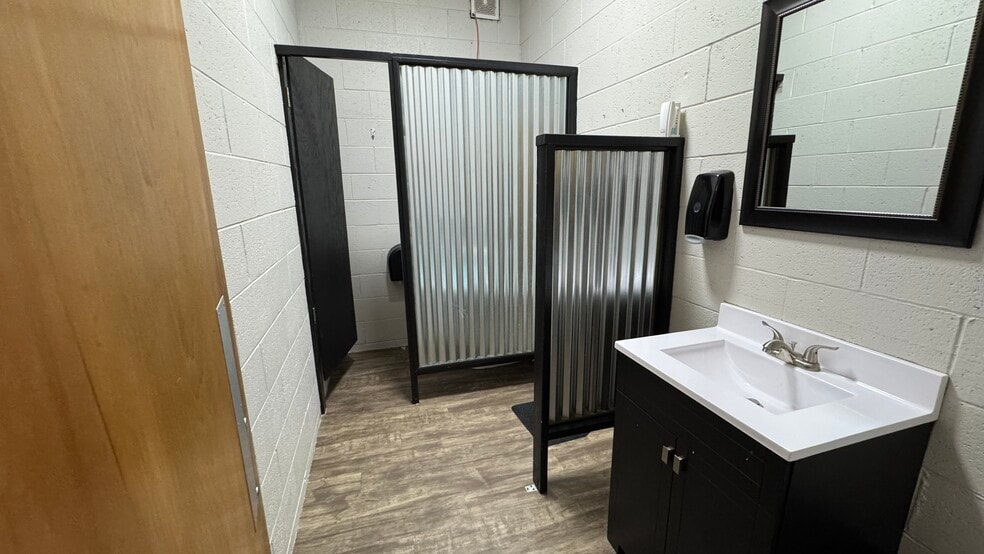 More Photos Of 5445 E 29th St, Kansas City Religious Facility For Sale