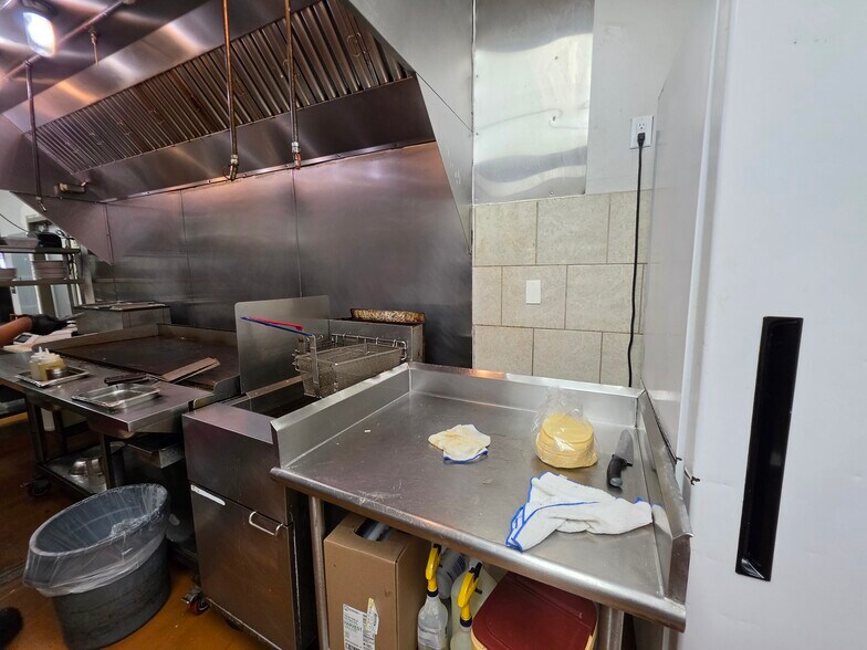 More Photos Of 2813 W Walnut St, Rogers Restaurant For Sale