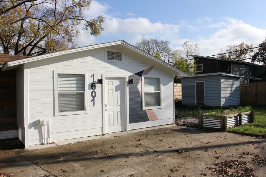 More Photos Of 1601 Holly St, Austin Medical For Lease