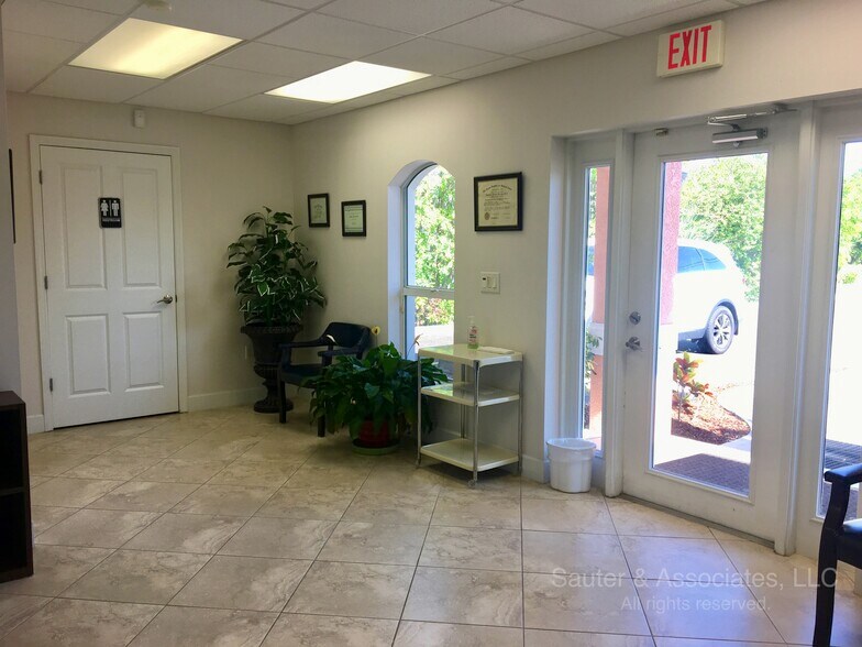 More Photos Of 7000 54th Ave N, Saint Petersburg Storefront Retail Office For Lease
