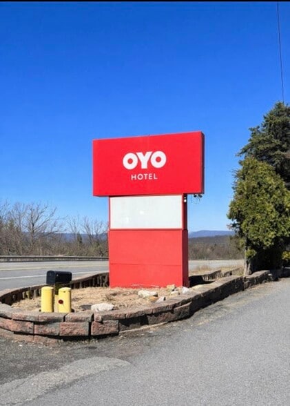 More Photos Of 1 Pittston Blvd, Bear Creek Township Hotel For Sale