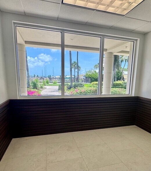More Photos Of 1001 10th Ave S, Naples Office Residential For Sale