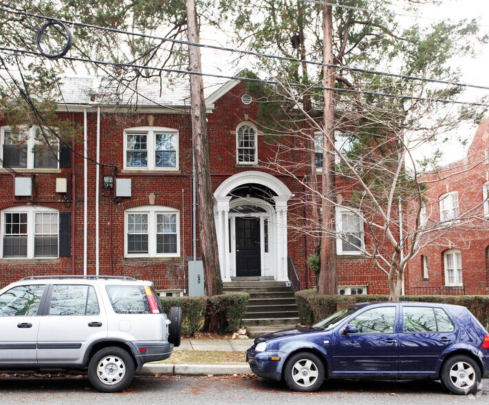 More Photos Of 2504 41st St NW, Washington Apartments For Sale