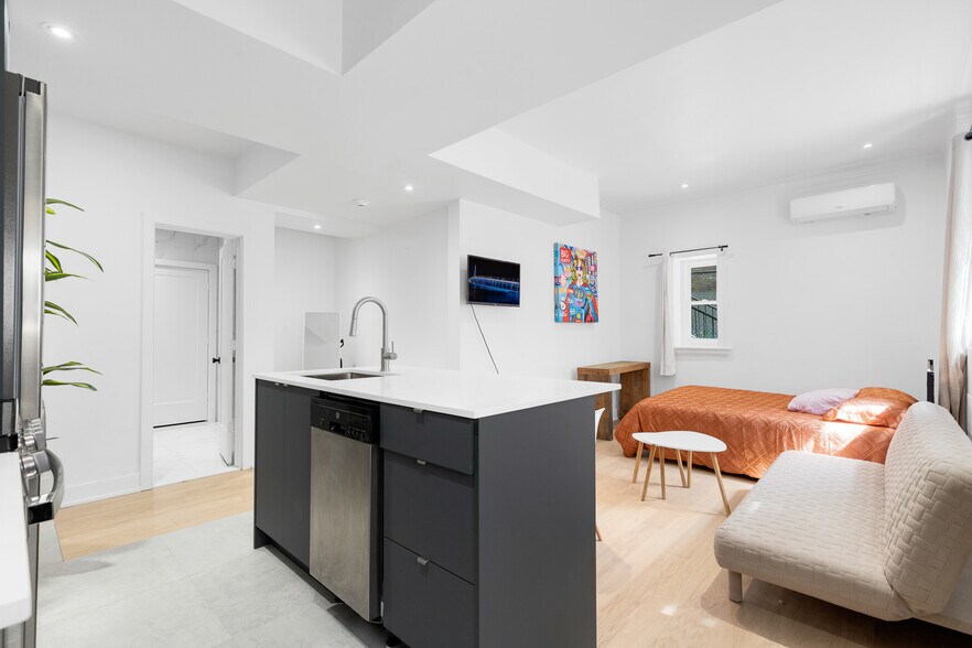 More Photos Of 2066-2070 Av Lincoln, Montréal Apartments For Sale