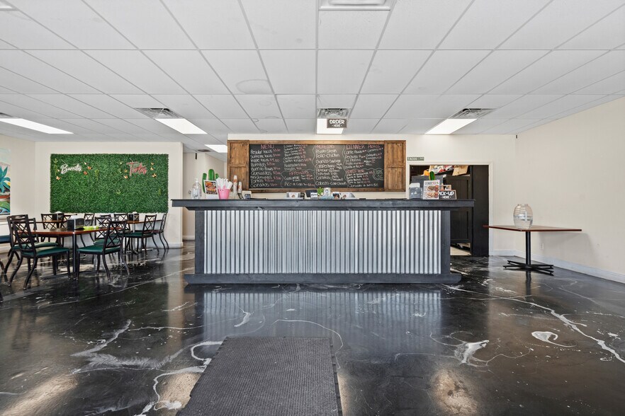 More Photos Of 11150-11170 SE Federal Hwy, Hobe Sound Storefront For Sale