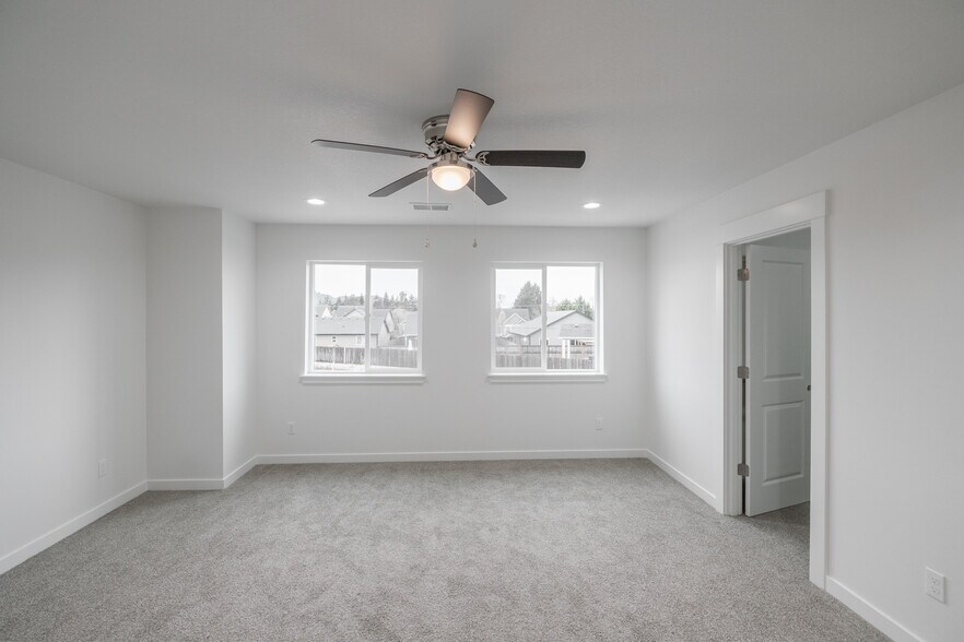 More Photos Of 37731 Rolltide Dr, Lebanon Apartments For Sale