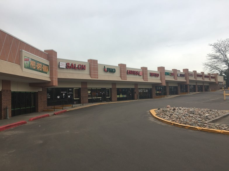 More Photos Of 1704-1756 S Chambers Rd, Aurora Storefront For Lease