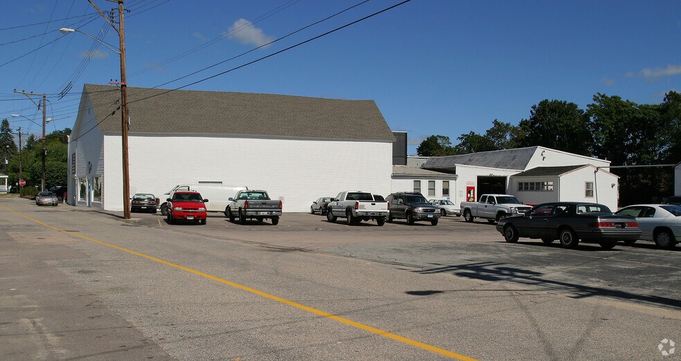 More Photos Of 106 W Broad St, Pawcatuck Auto Dealership For Sale