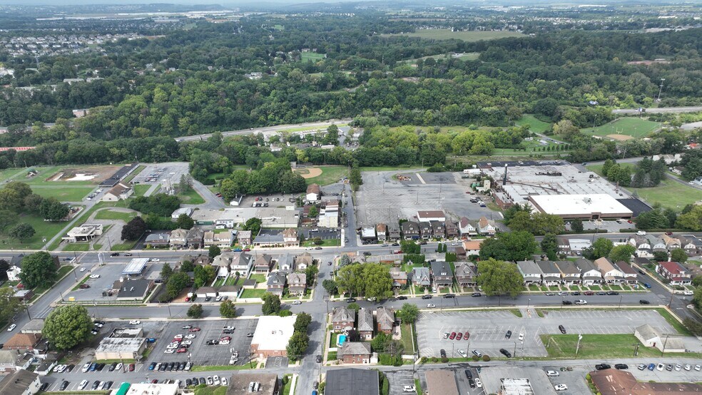 More Photos Of 2100 Ferry St, Easton Medical For Lease