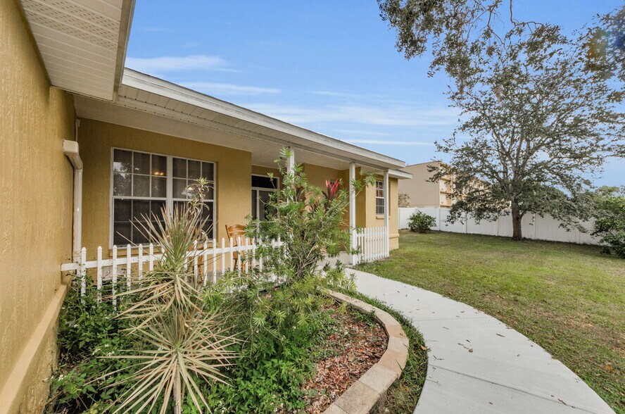 More Photos Of 11748 La Madera Blvd, Port Richey Office For Sale