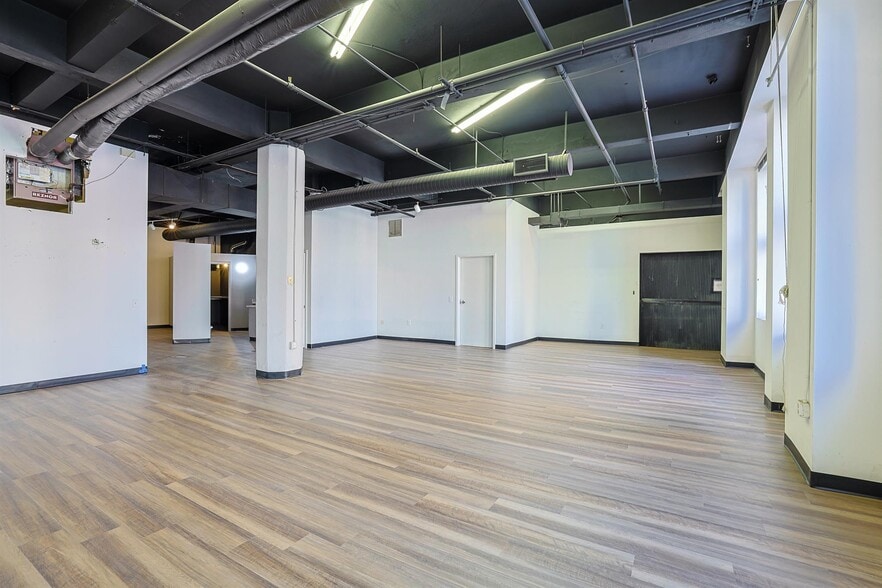 More Photos Of 817 Main St, Cincinnati Office Residential For Sale