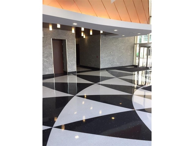 More Photos Of 425 2nd St SE, Cedar Rapids Office For Sale