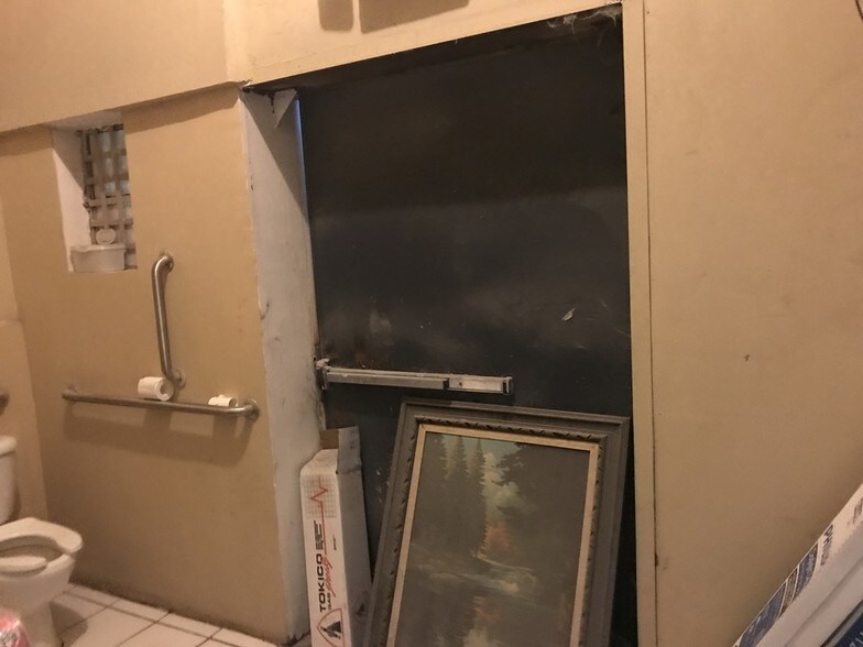 More Photos Of 1543 E Van Buren St, Phoenix Auto Repair For Sale