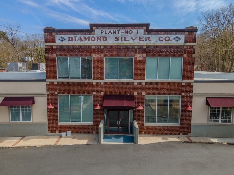 More Photos Of 24 Arnett Ave, Lambertville Office For Lease