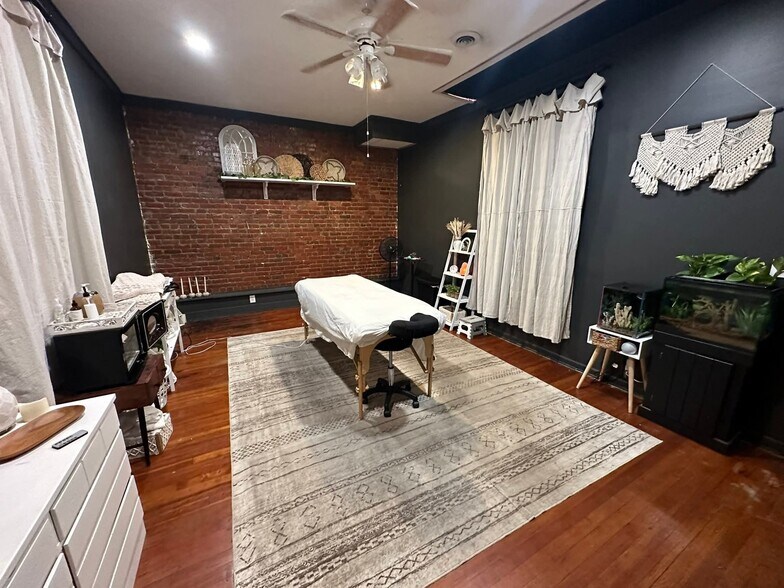 More Photos Of 117 Broad St, Kingsport Storefront For Lease