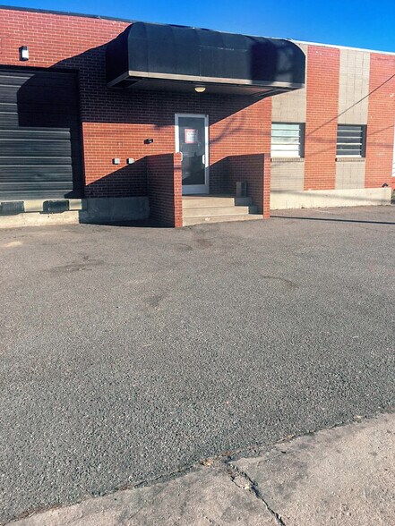 More Photos Of 3930-3940 Holly St, Denver Warehouse For Lease